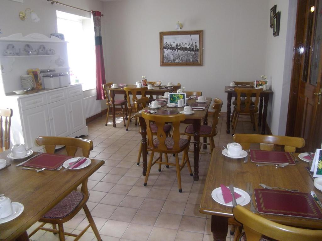 Quay West Ireland Bed & Breakfast Уестпорт Екстериор снимка