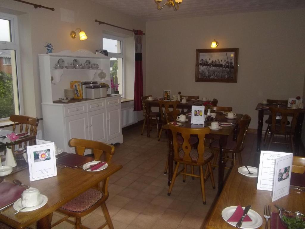 Quay West Ireland Bed & Breakfast Уестпорт Екстериор снимка