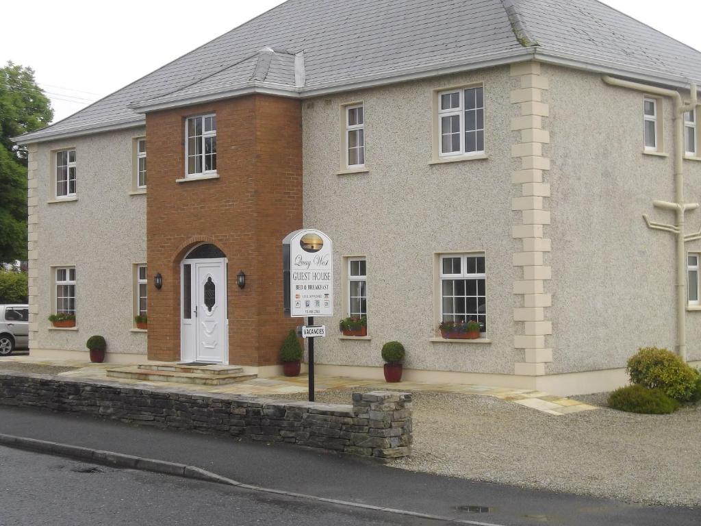 Quay West Ireland Bed & Breakfast Уестпорт Екстериор снимка