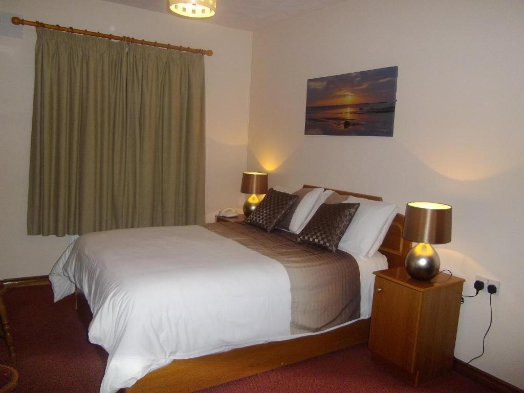 Quay West Ireland Bed & Breakfast Уестпорт Стая снимка