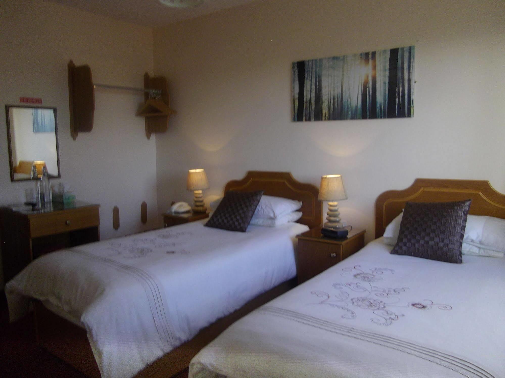 Quay West Ireland Bed & Breakfast Уестпорт Екстериор снимка