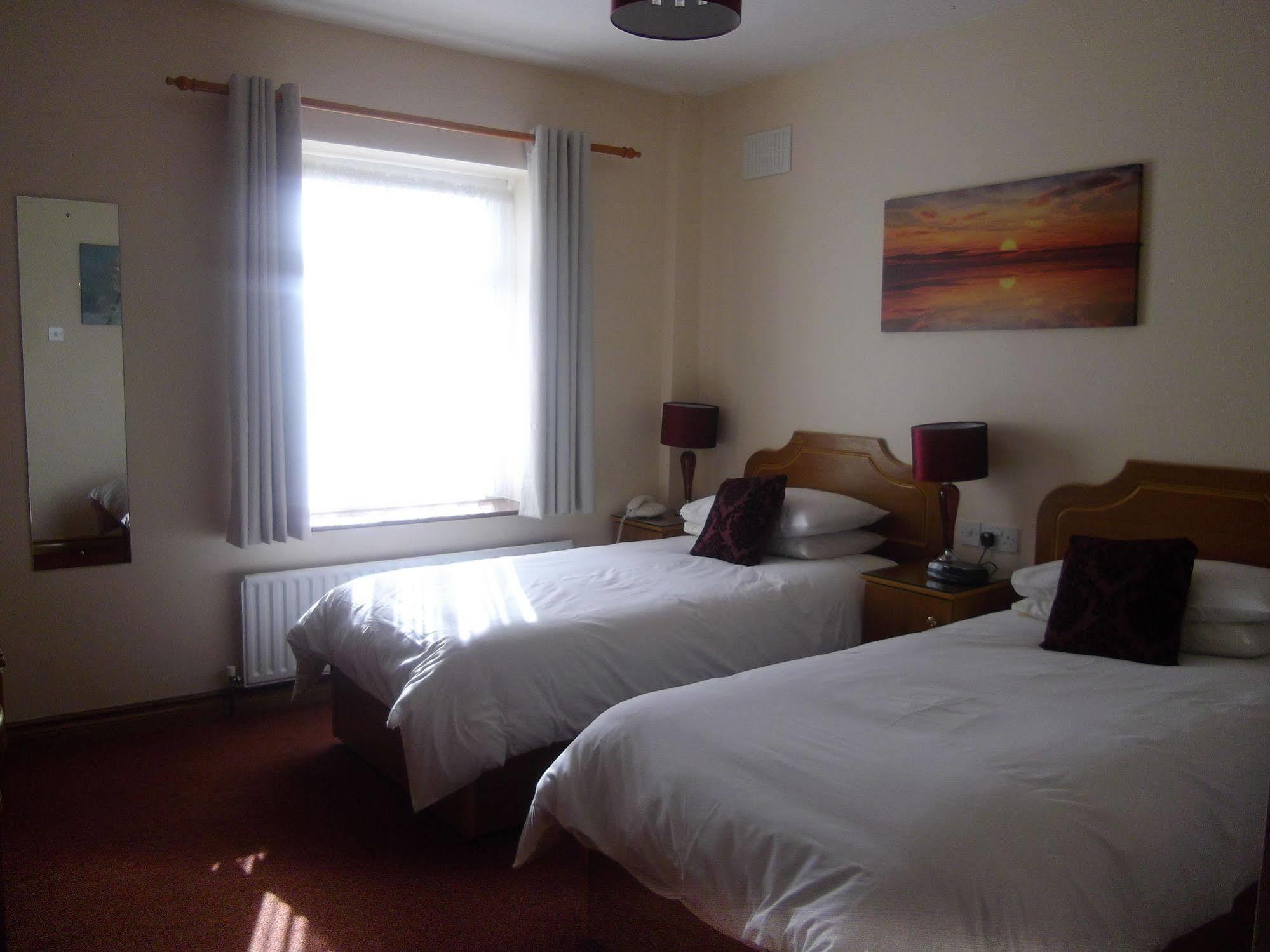 Quay West Ireland Bed & Breakfast Уестпорт Екстериор снимка