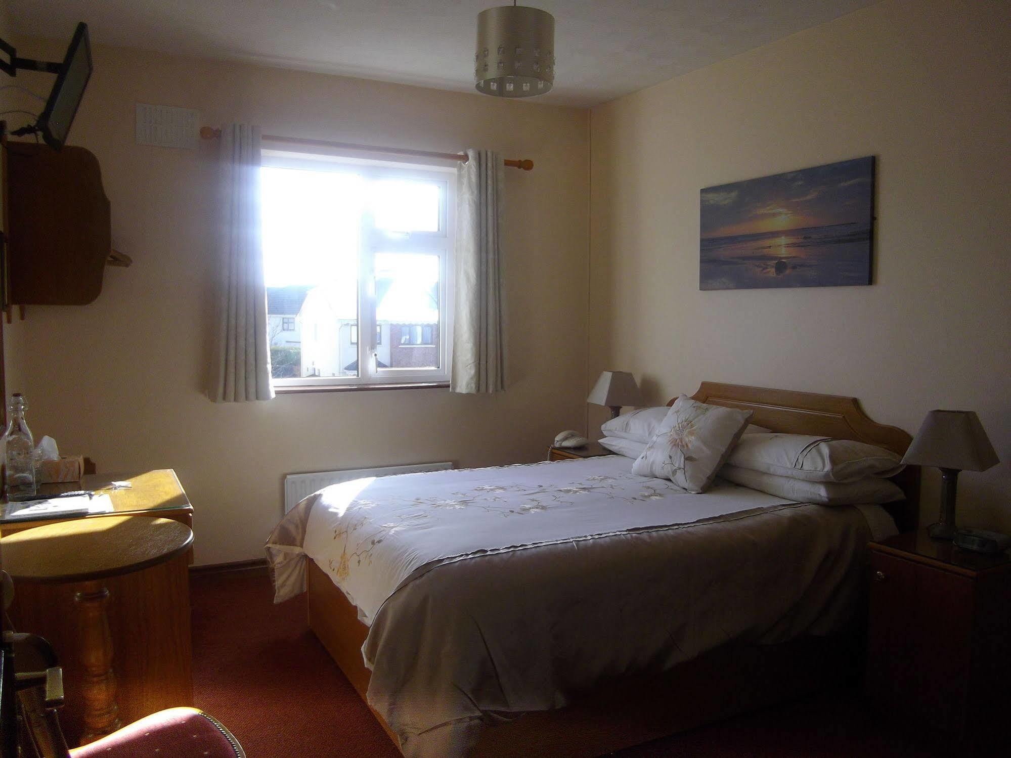 Quay West Ireland Bed & Breakfast Уестпорт Екстериор снимка