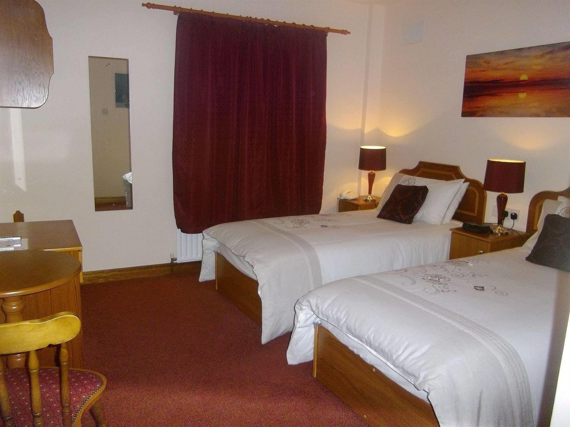 Quay West Ireland Bed & Breakfast Уестпорт Екстериор снимка