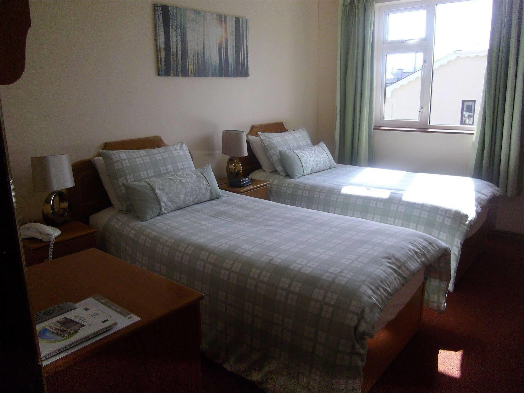 Quay West Ireland Bed & Breakfast Уестпорт Екстериор снимка