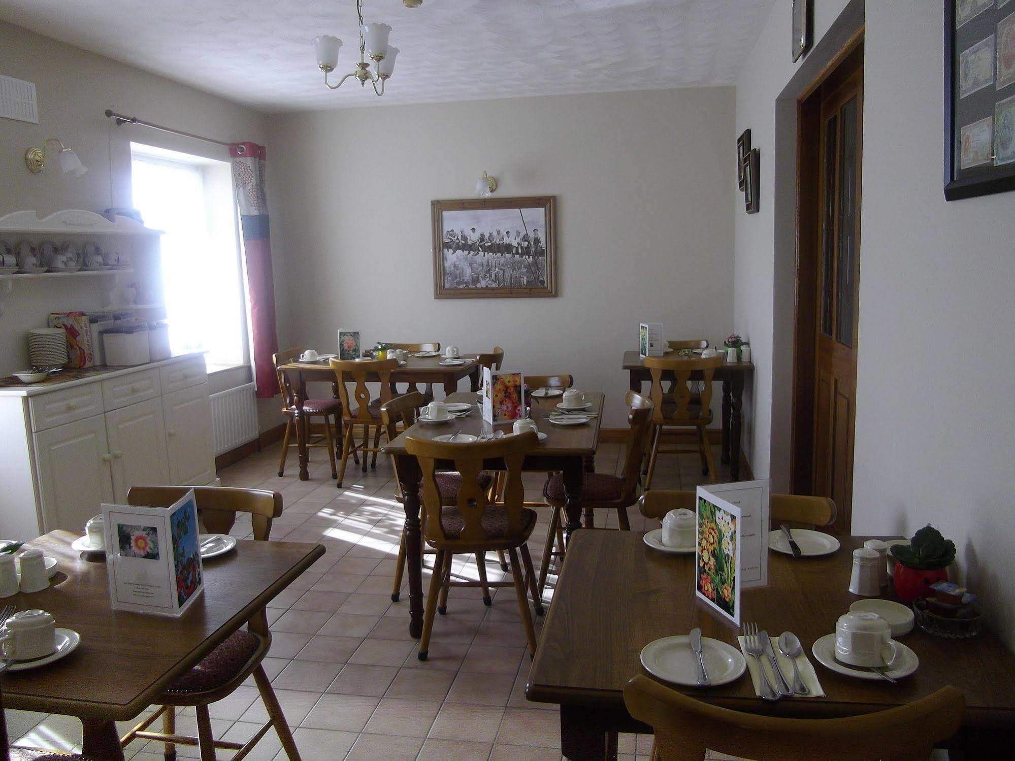 Quay West Ireland Bed & Breakfast Уестпорт Екстериор снимка