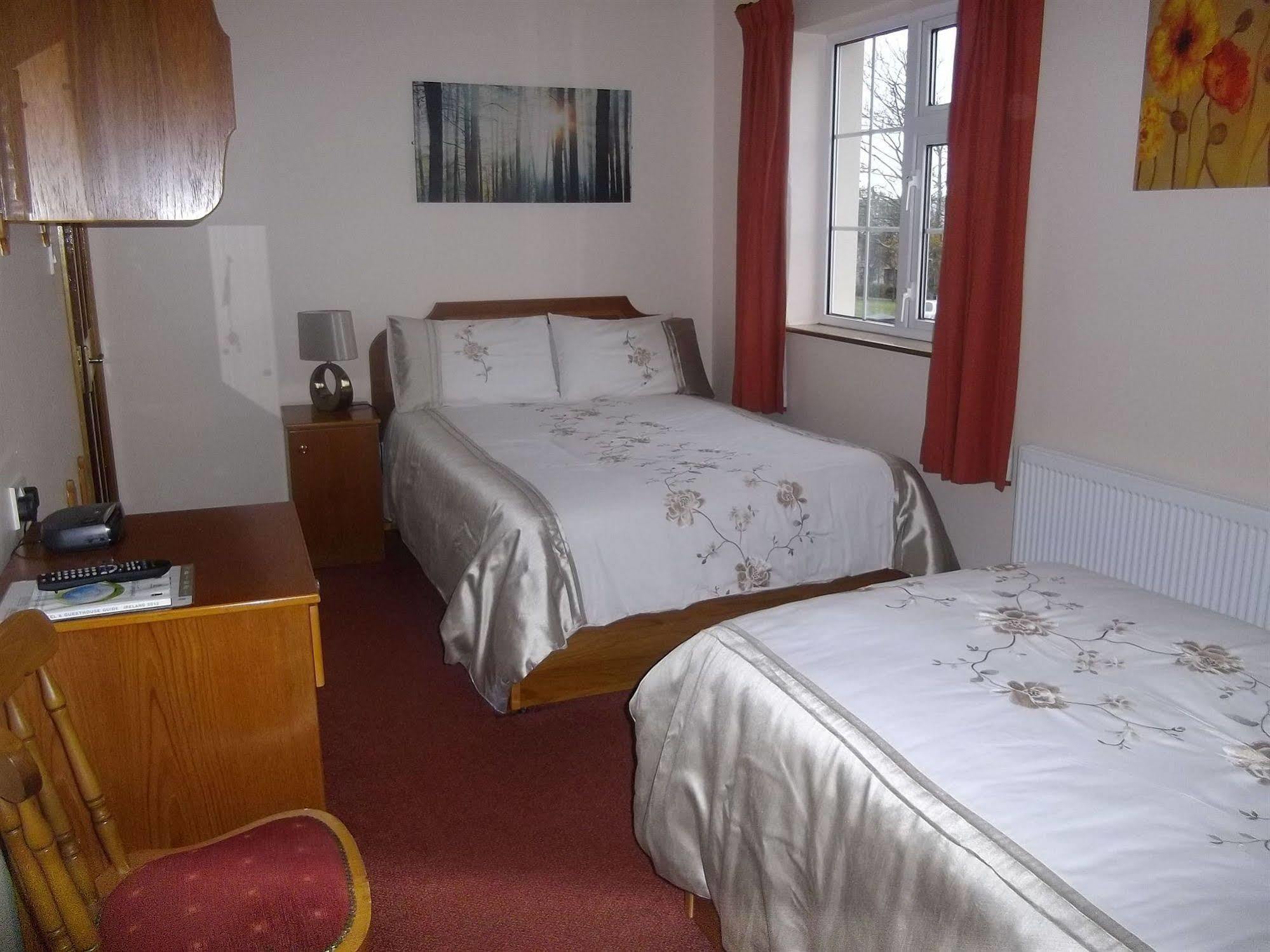 Quay West Ireland Bed & Breakfast Уестпорт Екстериор снимка