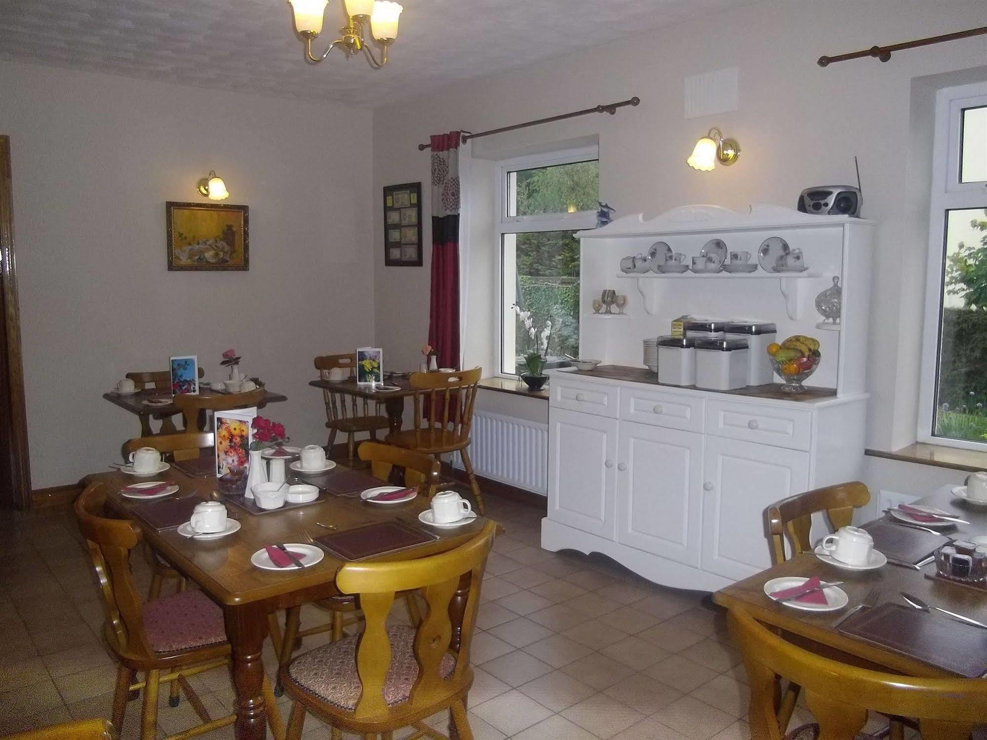 Quay West Ireland Bed & Breakfast Уестпорт Екстериор снимка