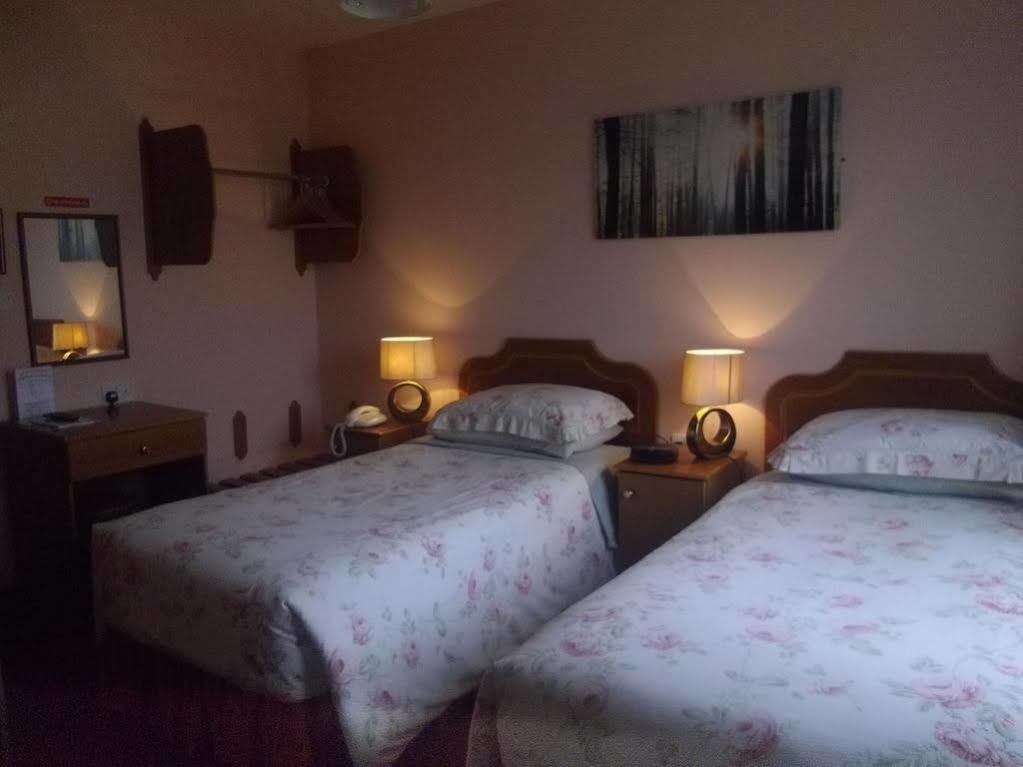 Quay West Ireland Bed & Breakfast Уестпорт Екстериор снимка